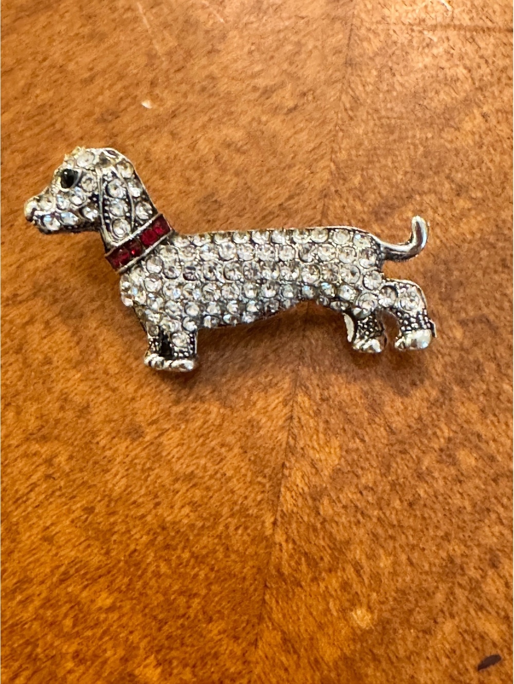 Vintage Rhinestone Crystal Dachshund Dog Brooch Pin 640